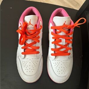 PINK & ORANGE JORDANS 🍊SIZE 8 • $110